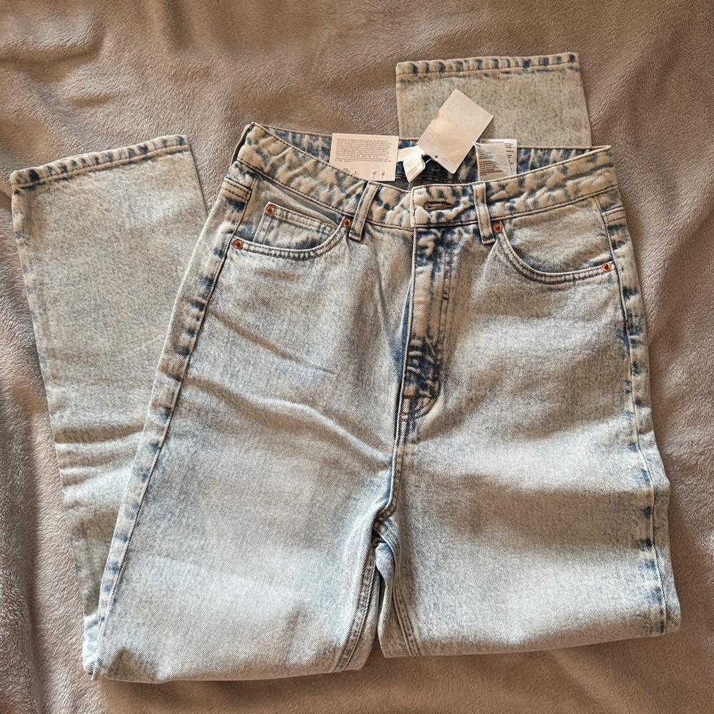 H&M Women’s Light Wash Straight Jeans, Women’s 8